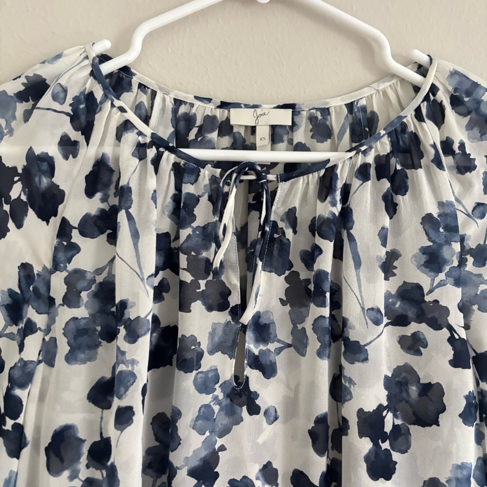 Joie Blue and White Floral Blouse - Picture 5 of 8